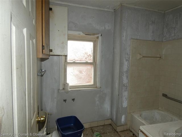 2301 Fullerton Street, Detroit, MI 48238