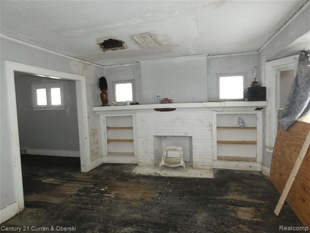 2301 Fullerton Street, Detroit, MI 48238