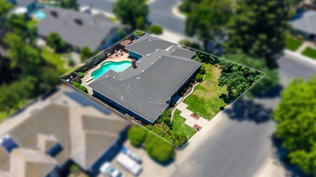 2412 Chianti Cir, Modesto, CA 95356