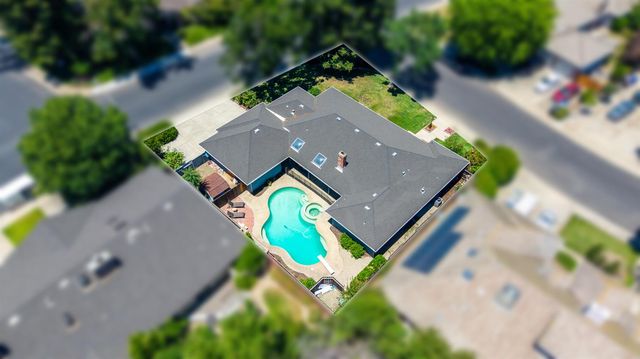 2412 Chianti Cir, Modesto, CA 95356