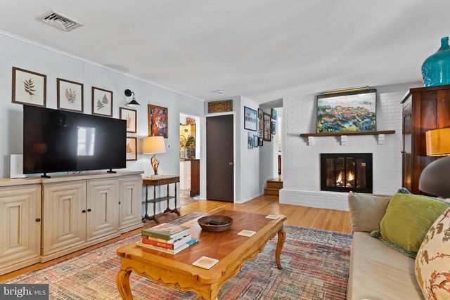 3807 HEARTHSTONE RD, Camp Hill, PA 17011