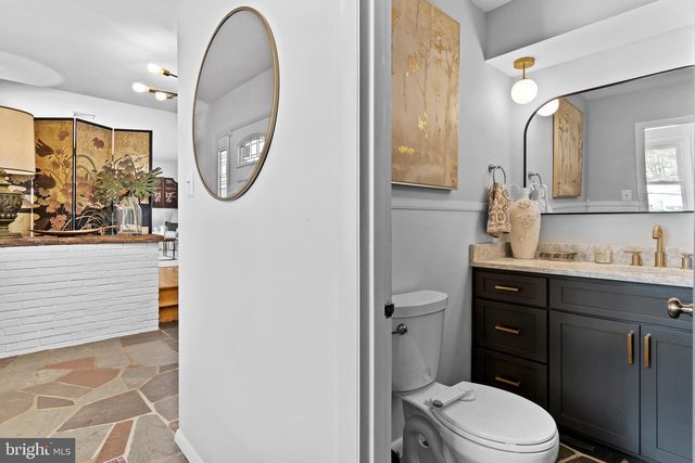 3807 HEARTHSTONE RD, Camp Hill, PA 17011