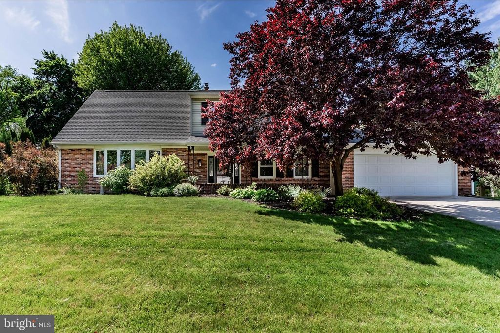 3807 HEARTHSTONE RD, Camp Hill, PA 17011