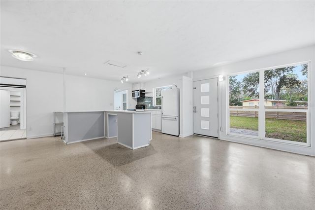 1215 NE 21ST AVENUE, Gainesville, FL 32609