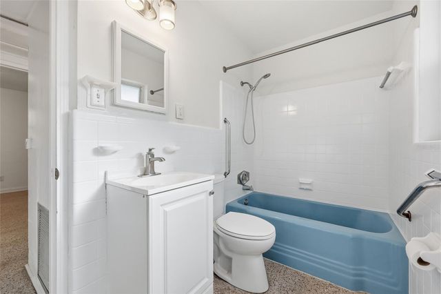 1215 NE 21ST AVENUE, Gainesville, FL 32609