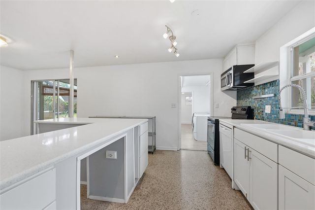 1215 NE 21ST AVENUE, Gainesville, FL 32609