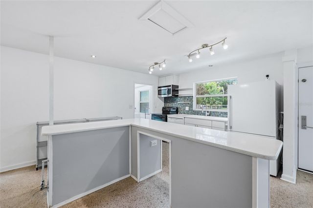 1215 NE 21ST AVENUE, Gainesville, FL 32609