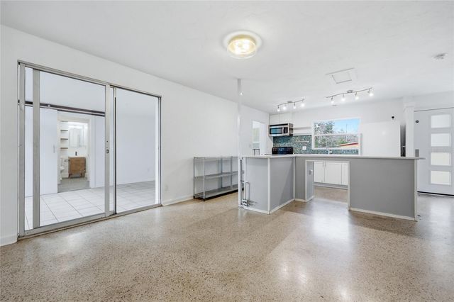 1215 NE 21ST AVENUE, Gainesville, FL 32609