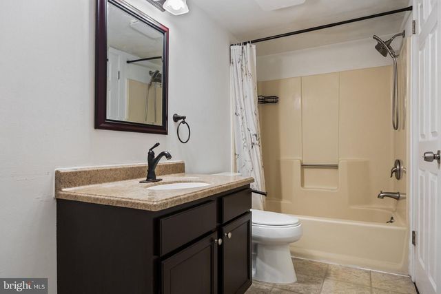 806 GREGORYS WAY, Voorhees, NJ 08043