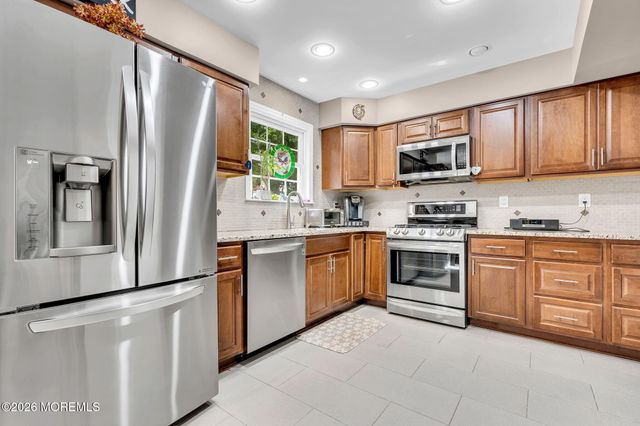 7 Cannon Ball Drive, Howell, NJ 07731