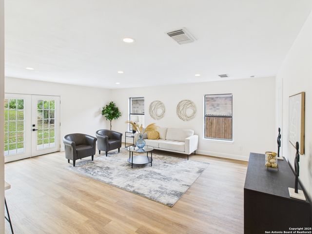 4933 Corian Well, San Antonio, TX 78247