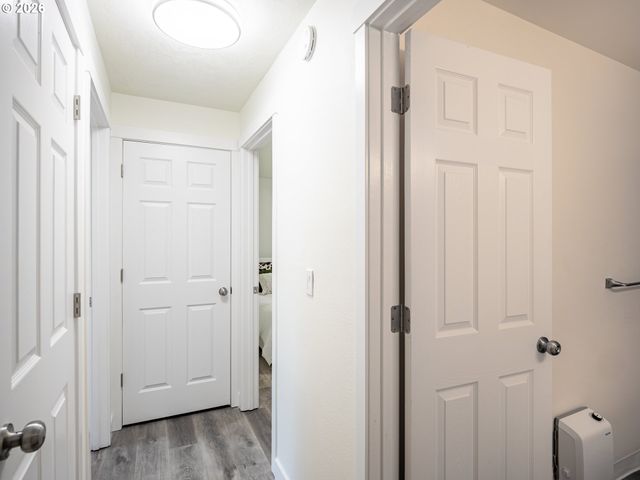 16927 Ne GLISAN St, Portland, OR 97230