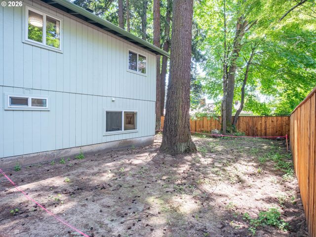 16927 Ne GLISAN St, Portland, OR 97230