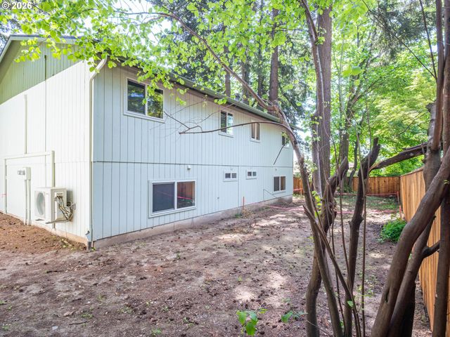 16927 Ne GLISAN St, Portland, OR 97230