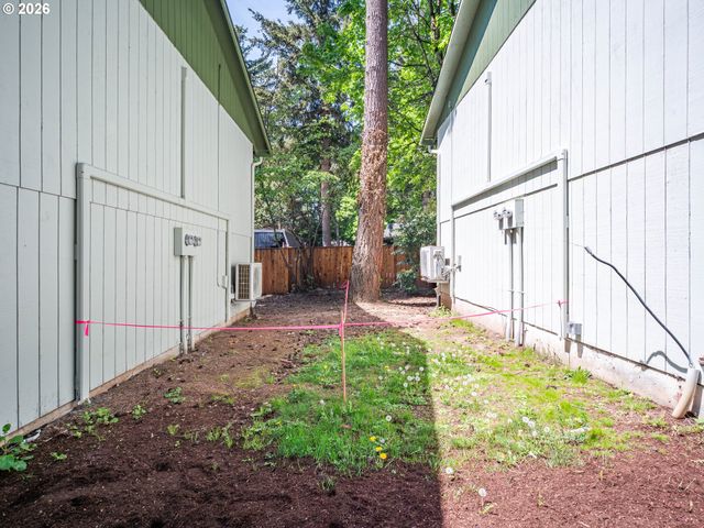 16927 Ne GLISAN St, Portland, OR 97230
