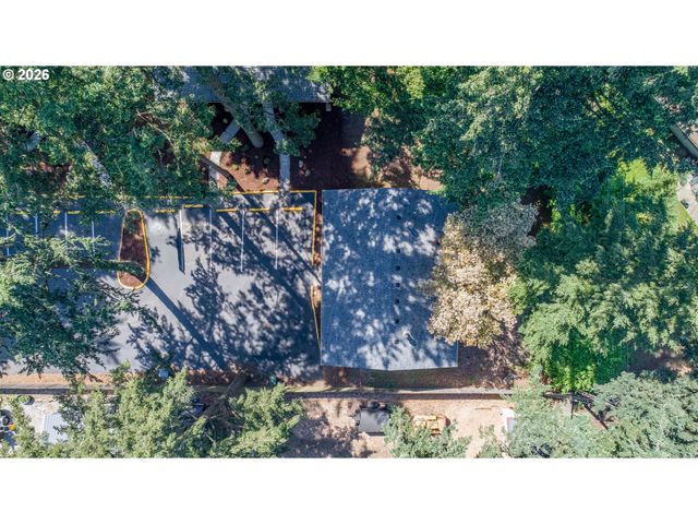 16927 Ne GLISAN St, Portland, OR 97230