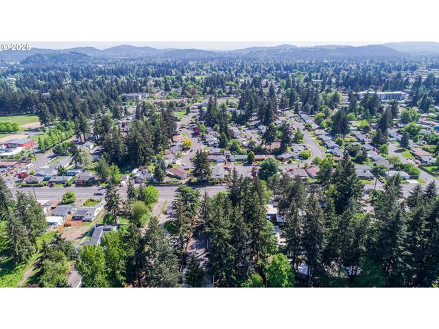 16927 Ne GLISAN St, Portland, OR 97230