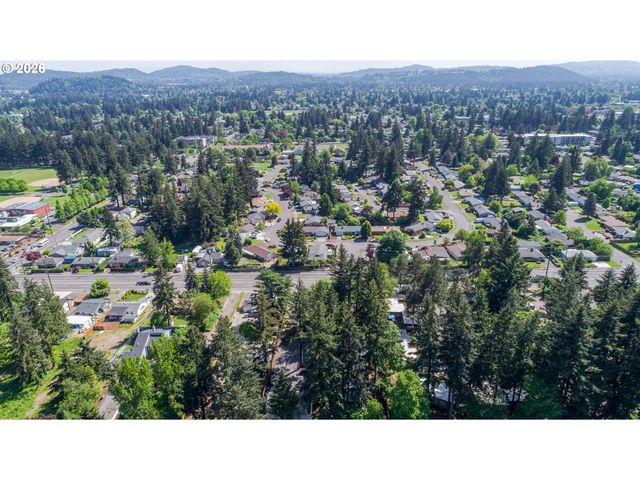 16927 Ne GLISAN St, Portland, OR 97230