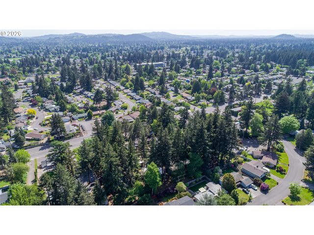 16927 Ne GLISAN St, Portland, OR 97230