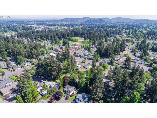 16927 Ne GLISAN St, Portland, OR 97230