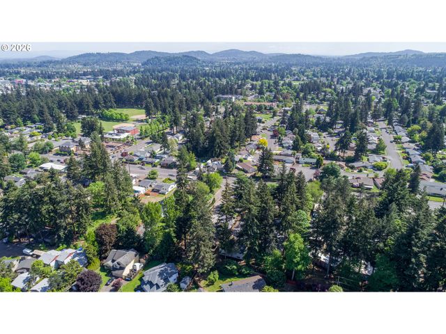 16927 Ne GLISAN St, Portland, OR 97230