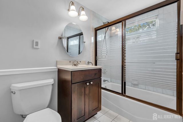 104 Tracy Drive, Fords, NJ 08863