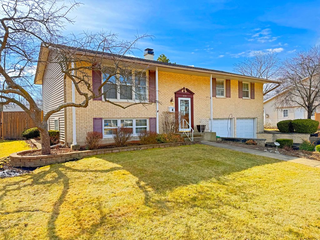 855 E Patten Drive, Palatine, IL 60074