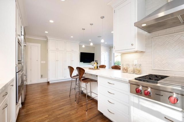 812 Newhall Road, Burlingame, CA 94010