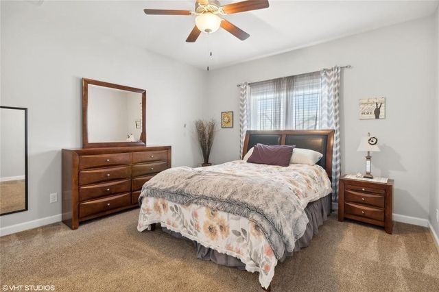 4653 SE Grosbeak Point, West Des Moines, IA 50265
