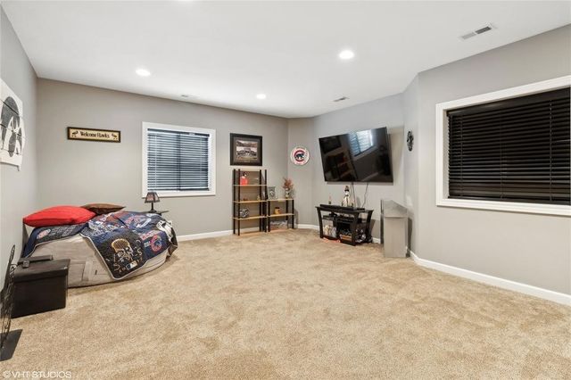 4653 SE Grosbeak Point, West Des Moines, IA 50265
