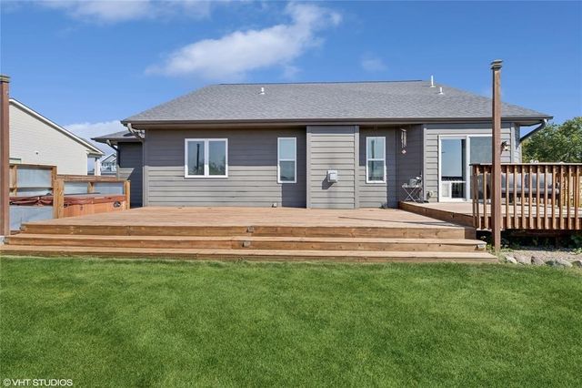4653 SE Grosbeak Point, West Des Moines, IA 50265