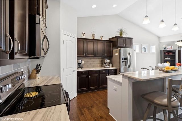 4653 SE Grosbeak Point, West Des Moines, IA 50265