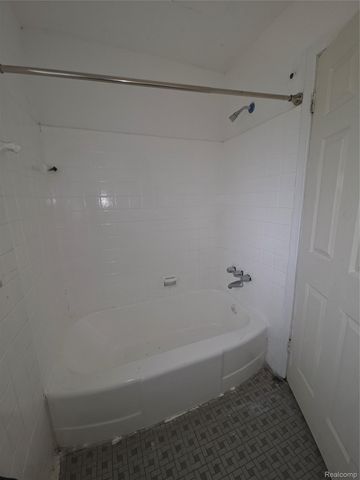 18432 Greenfield Road, Detroit, MI 48235