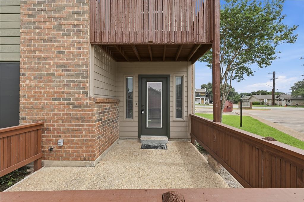 2400 Longmire Drive 105, College Station, TX 77845 — photo 2