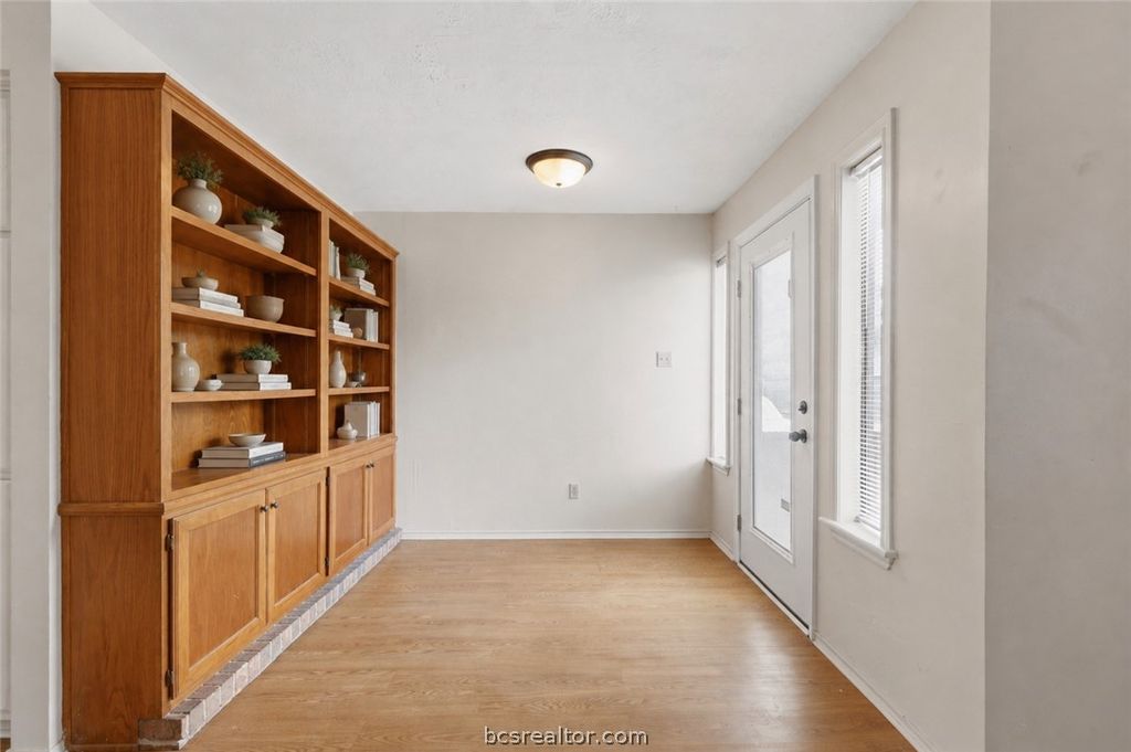 2400 Longmire Drive 105, College Station, TX 77845 — photo 3