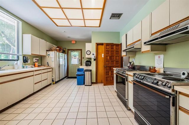 3076 EASTLAND BOULEVARD 305, Clearwater, FL 33761