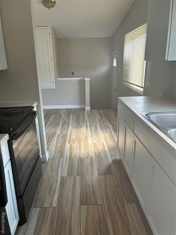 422 Kuhn Street, Pontiac, MI 48342