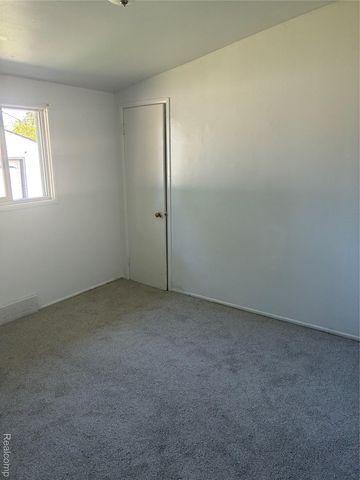 422 Kuhn Street, Pontiac, MI 48342