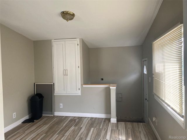 422 Kuhn Street, Pontiac, MI 48342