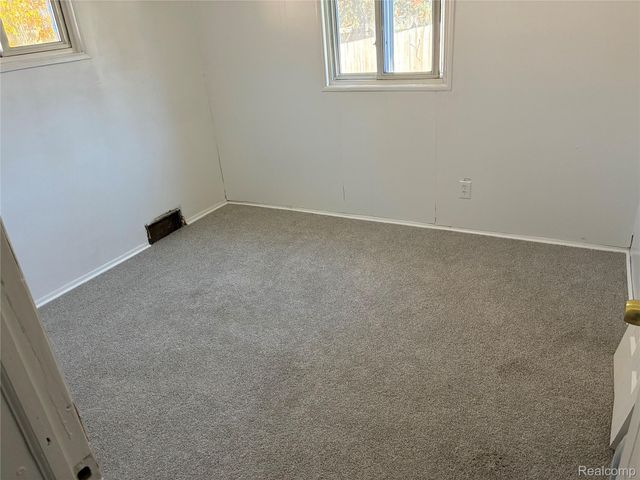 422 Kuhn Street, Pontiac, MI 48342