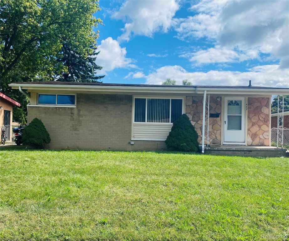 422 Kuhn Street, Pontiac, MI 48342