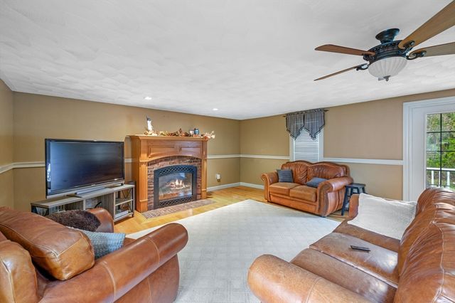 25 Thayer St, Methuen, MA 01844