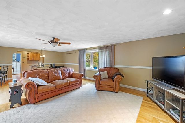 25 Thayer St, Methuen, MA 01844