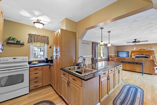 25 Thayer St, Methuen, MA 01844