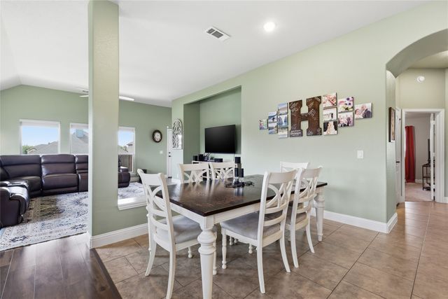 1068 English Oak Drive, Burleson, TX 76028