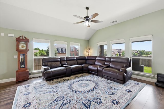 1068 English Oak Drive, Burleson, TX 76028