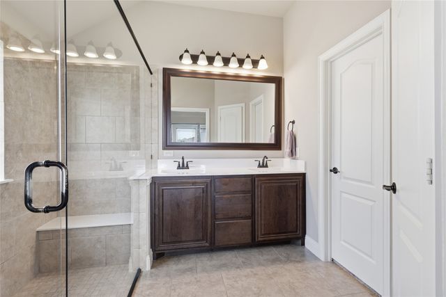 1068 English Oak Drive, Burleson, TX 76028