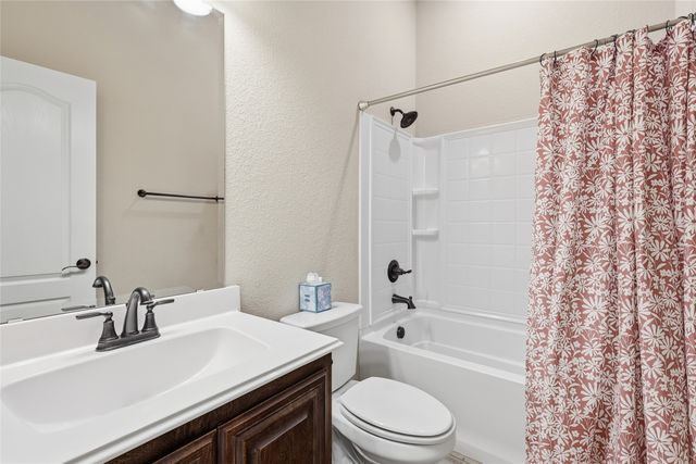 1068 English Oak Drive, Burleson, TX 76028