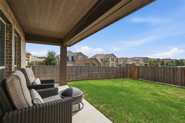 1068 English Oak Drive, Burleson, TX 76028