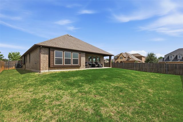 1068 English Oak Drive, Burleson, TX 76028